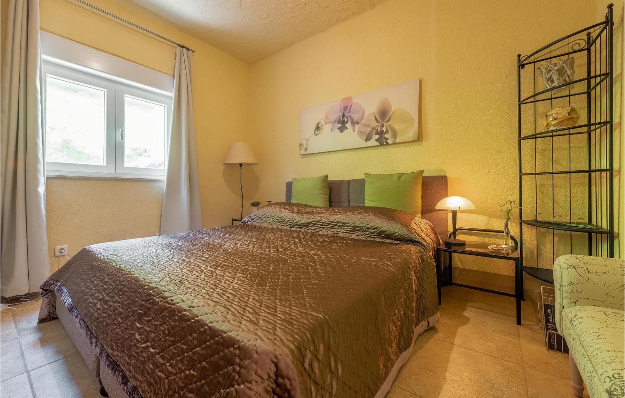Cozy Home In Vrsi With Wifi Bagian luar foto