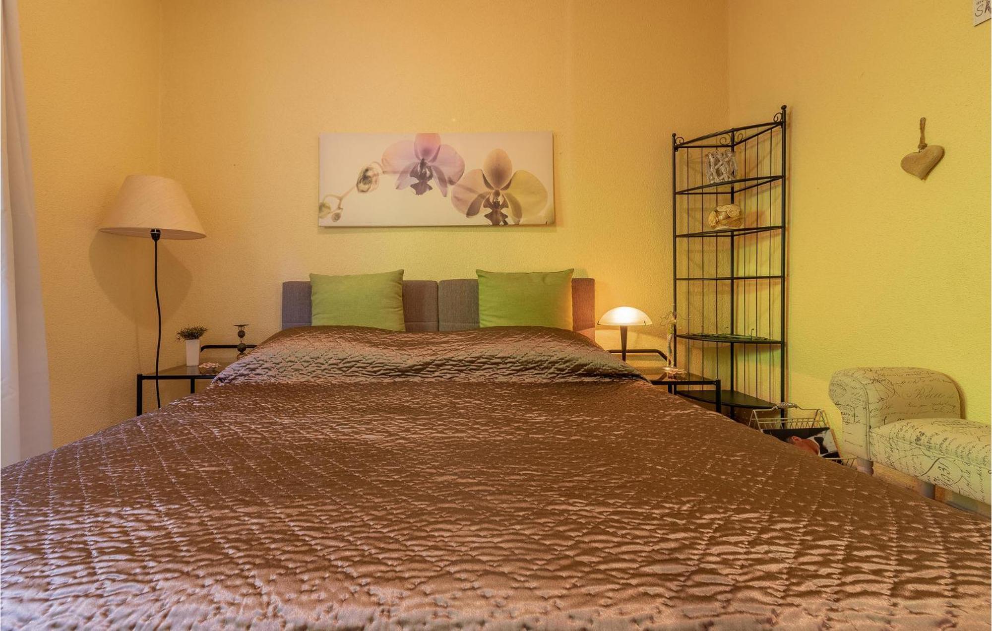 Cozy Home In Vrsi With Wifi Bagian luar foto